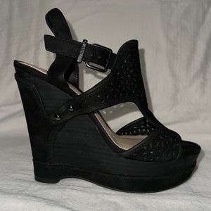 Black Wedges